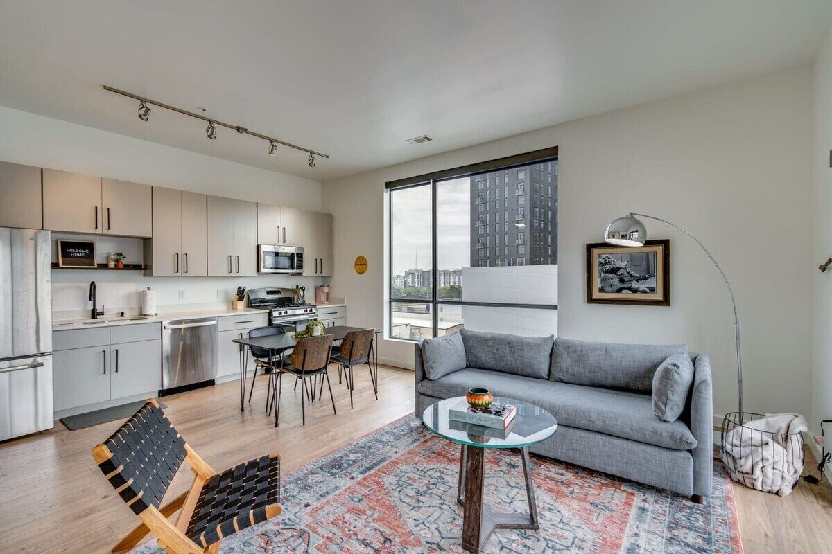 Stay Longer: Pet-Friendly Condo with Gym in Gulch