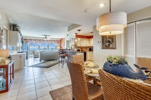 Living room/Dining Area