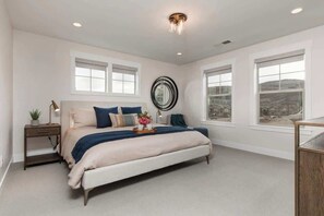 4 habitaciones, tabla de planchar con plancha, wifi y ropa de cama 