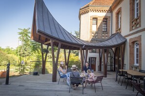 Terrace/patio - Hôtellerie de l'Abbaye du Désert (Bellegarde-Sainte-Marie)