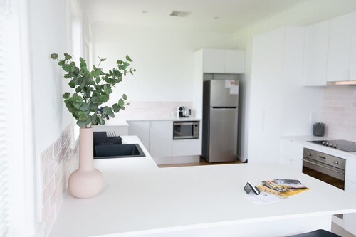 Haven on Hill - Modern & Charming, Touch of Pink