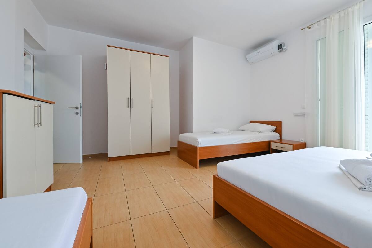 Comfort appartement, 1 slaapkamer, terras, uitzicht op zee | 2 slaapkamers, een kluis op de kamer, verduisterende gordijnen
