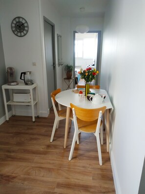 Dining - T2 30 M2 QUIET, NEW AND COSY la VILLE/MER/NATURE (Lattes)