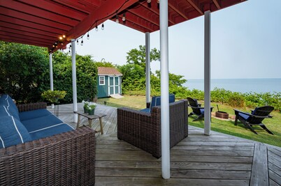 Plymouth private ocean front oversized suite on the bluff of Cape Cod Bay