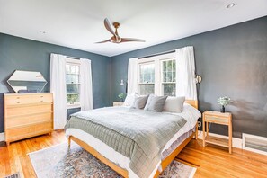 4 habitaciones, tabla de planchar con plancha, cuna de viaje y wifi 