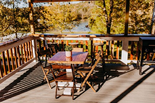 Lost Hill Lake Sunshine Skoolie, The Sunshine Skoolie - Lost Hill Lake