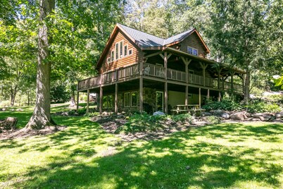 Eagle Bend Lodge-center of Pine Creek Rail Trail