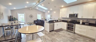 Bright, spacious loft in the heart of New London