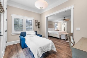 3 bedrooms, desk, WiFi, wheelchair access