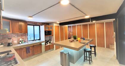 LUXURY STUDIO (POWER) 5 MIN FROM ITESM (R09)