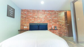 1 slaapkamer, een strijkplank/strijkijzer, gratis wifi, beddengoed