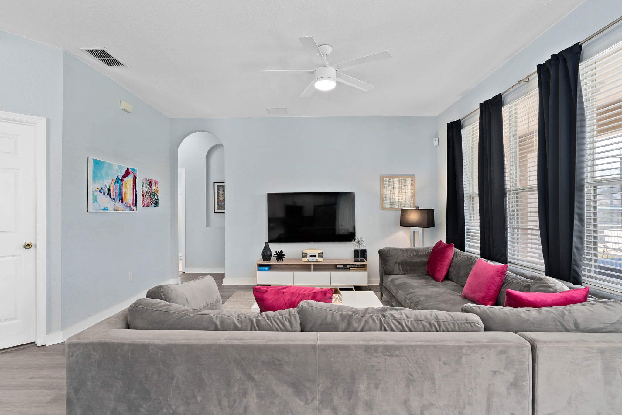 Alison's Wonderland Windsor Hills, 6 bed 4 bath no rear neighbors MINUTES to Disney *inc pool heat
