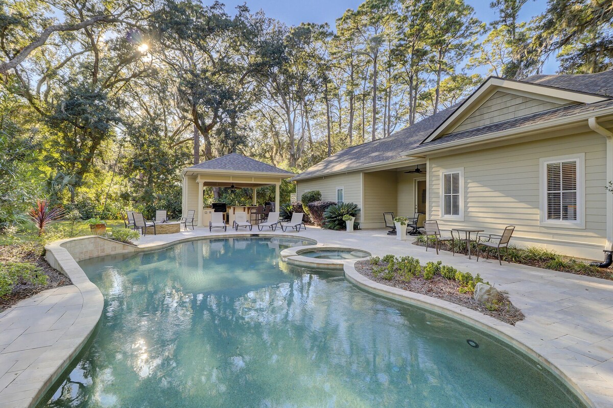 Outdoor Cabana ~ Firepit ~ Private Pool & Spa ~ Pet Friendly ~ 72 Baynard Cove Road