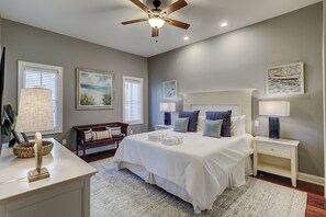 3 bedrooms, desk, iron/ironing board, travel crib