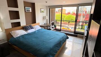 1 bedroom, in-room safe, desk, iron/ironing board