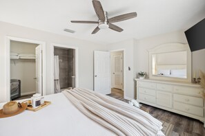 3 makuuhuonetta, silitysrauta/-lauta, vauvan matkasänky, ilmainen Wi-Fi