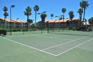 Sports court - Recently remodeled condo, centrally located with ammenities (Bermuda Dunes)