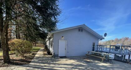 Island Retreat Cottage Overlooking 5 acre Lake on 20 acre Nature Preserve