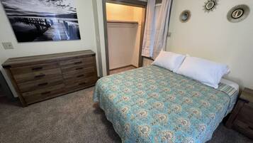 7 bedrooms, iron/ironing board, free WiFi, bed sheets