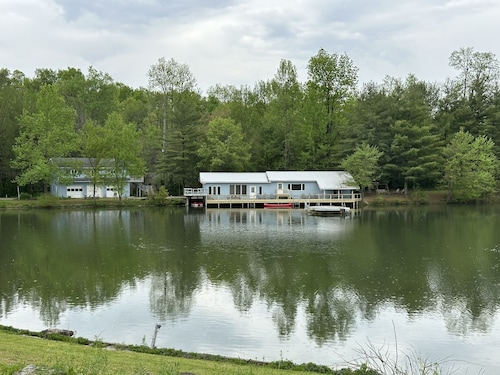 Island Retreat Cottage Overlooking 5 acre Lake on 20 acre Nature Preserve