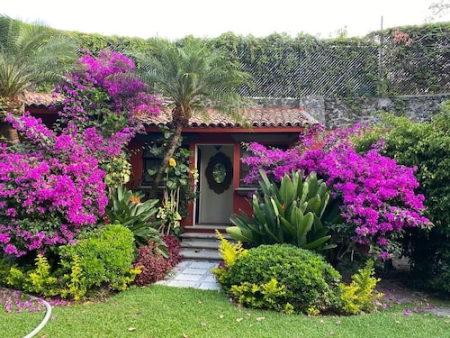 A PARADISE, PRIVATE HACIENDA VILLA 