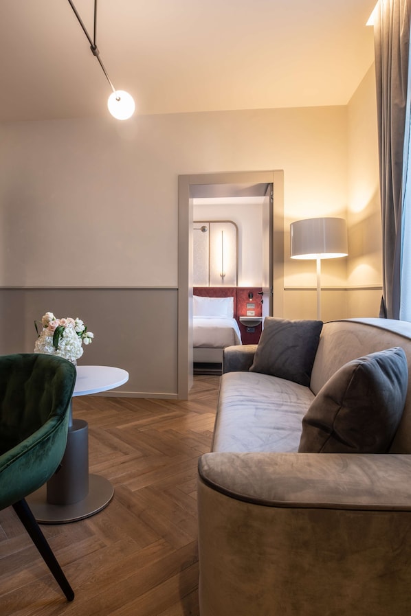 Apartamento, 1 quarto (Garden) | 1 quarto, roupas de cama premium, edredons de pluma, cofres nos quartos