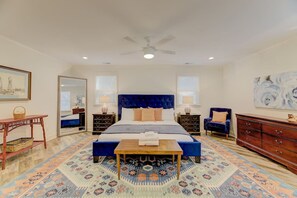 3 bedrooms, desk, iron/ironing board, travel cot