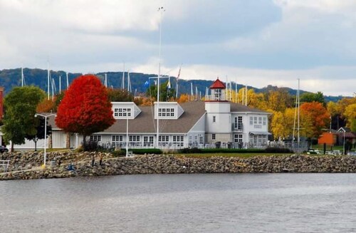 Spacious Home In Lake City, MN With "Dramatic Views" Of Lake Pepin!