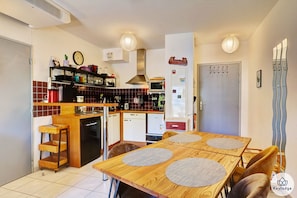 Kühlschrank, Ofen, Herdplatte, Geschirrspüler