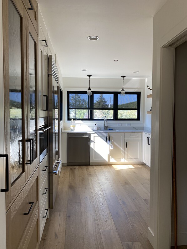 Fridge, microwave, oven, stovetop - Old Town Home with 5 minute walk to Main St. (Park City)