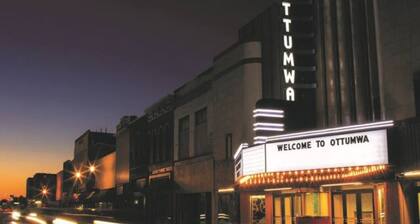 Red Fern Hotel - Eclectic Getaway 2 bedroom