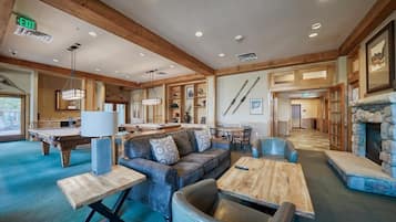 Condo, Multiple Beds (Buffalo Lodge 2 Bed 2 Ba BLCD2) | Living area | 50-inch flat-screen TV with satellite channels, TV, fireplace