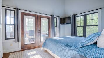 3 chambres, bureau, fer et planche à repasser, lit parapluie