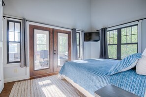 3 chambres, bureau, fer et planche à repasser, lit parapluie