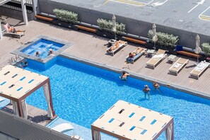 Outdoor pool - Marco Polo - Studio with Marina View + Huge Balcony in Marina (Dubai)