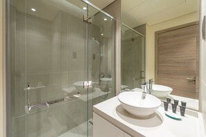Studio | Badezimmer | Dusche, Haartrockner, Bidet, Handtücher