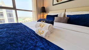 Apartment | 1 bedroom, desk, iron/ironing board, free WiFi - Marco Polo - Serene 1 BR APT amidst Golf Course with Gym & Pool (Dubai)