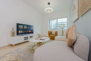 Apartment | Living area | 32-inch Smart TV with cable channels, TV