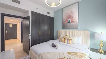 Apartment | Blackout drapes, iron/ironing board, free WiFi, bed sheets