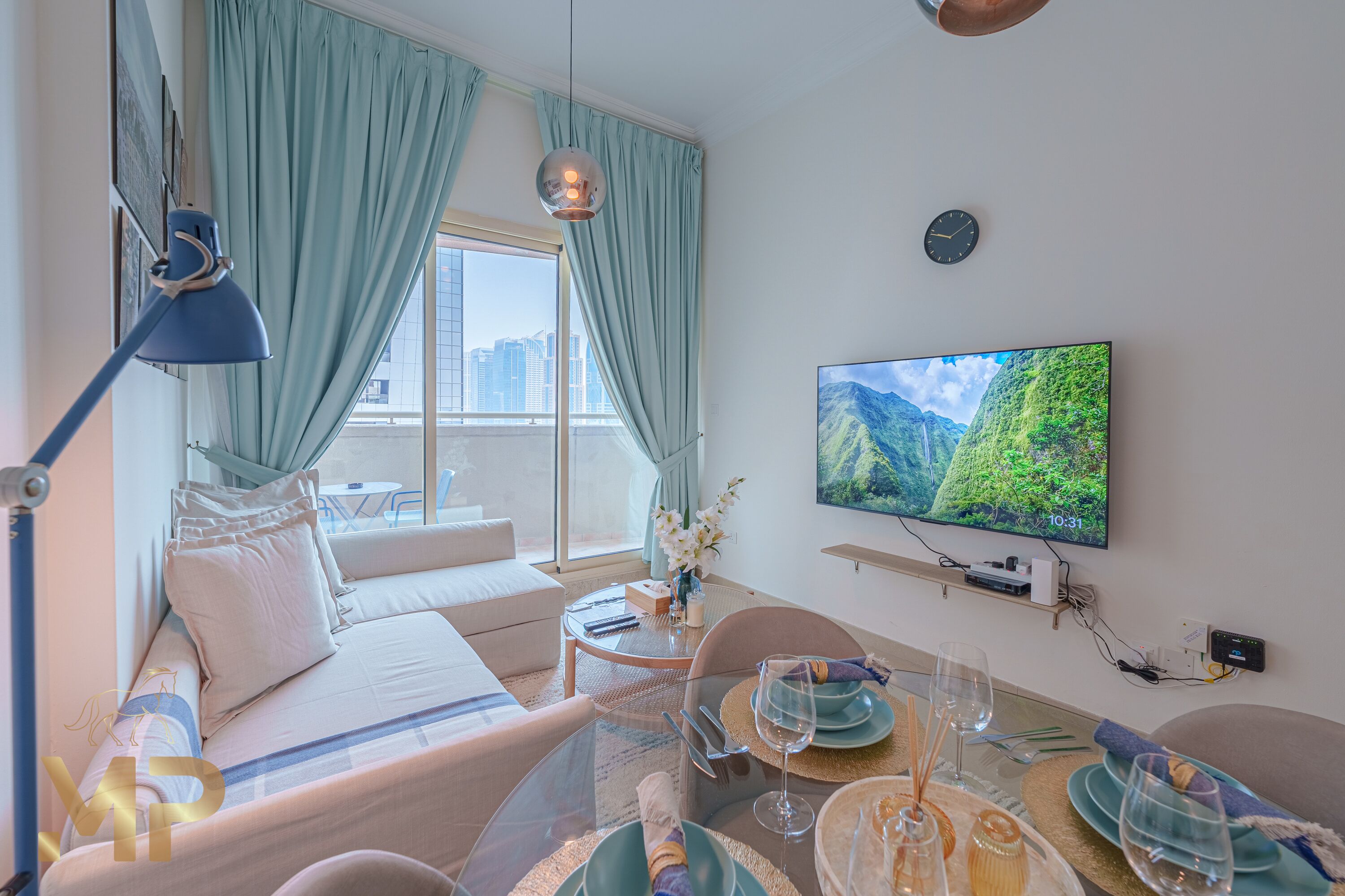 Apartment | Living area | Smart TV