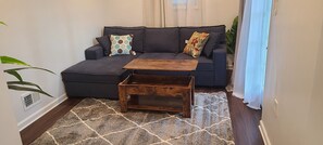 Living area - Entire Lovely Apt* 5 Miles to EWR* Free Parking (Linden)