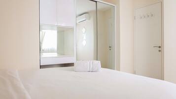 Room | 2 bedrooms, desk, free WiFi, bed sheets