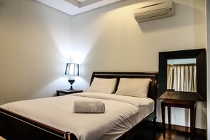 Room | 1 bedroom, bed sheets - Best Location 1BR The Mansion at Kemang Apartment (Jakarta)