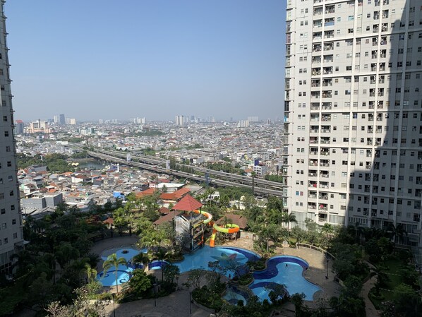 Exterior - Cozy Living 2BR at Seasons City Apartment near Mall (Jakarta)