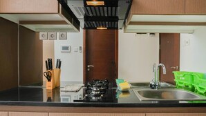 Kamar | Dapur pribadi | Lemari es, kompor, dan peralatan masak/sendok-piring