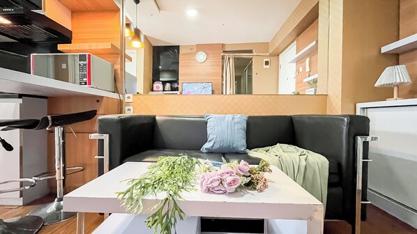 Interior - Compact and Comfy 2BR Bassura City Apartment (Jakarta)