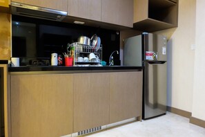Private kitchen - Best South 1BR L'Avenue Apartment (Jakarta)