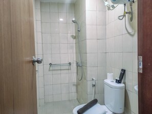 Habitació | Bany | Dutxa, articles de tocador gratuïts i tovalloles 
