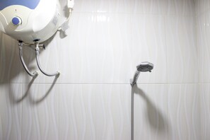 Camera | Bagno | Doccia, set di cortesia gratuito, asciugamani