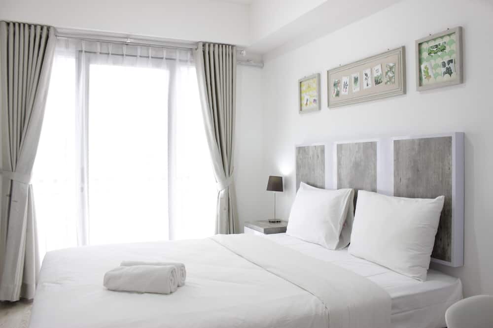 Modern Look Studio Apartment at Grand Asia Afrika